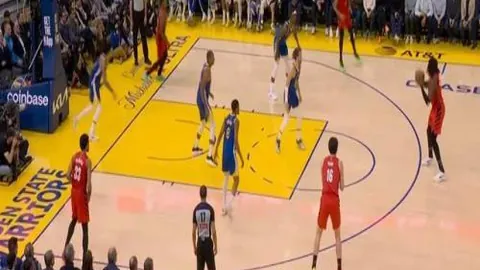 科斯塔扑点球救险，与C罗深度交流